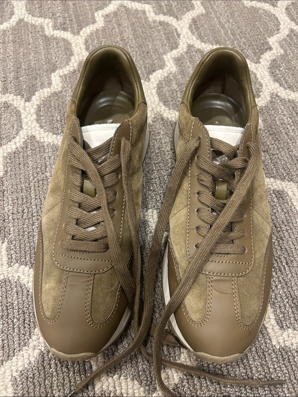 Vince Olive Green Low-Top Sneakers - Picture 4 of 4